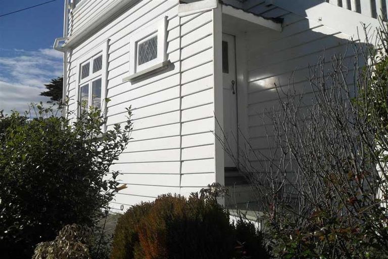 Photo of property in 9 Hungerford Road, Lyall Bay, Wellington, 6022