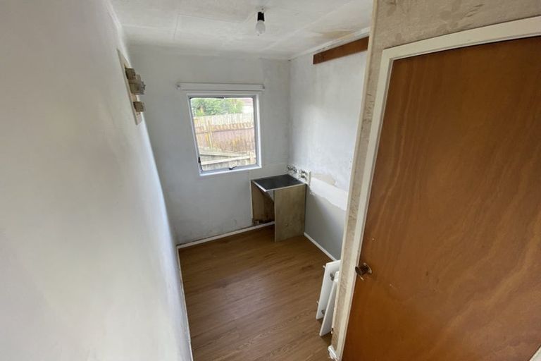 Photo of property in 14 Balwyn Place, Clendon Park, Auckland, 2103