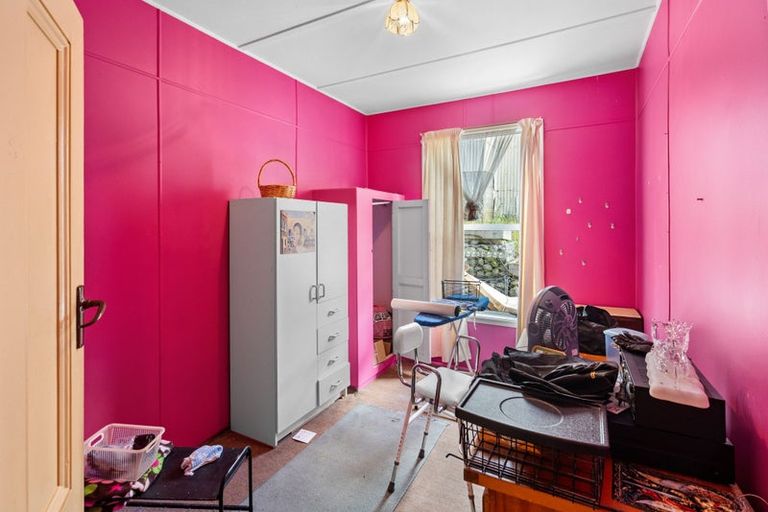 Photo of property in 29 Voelas Road, Lyttelton, 8082