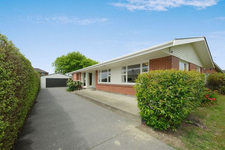Photo of property in 12 Longmuir Street, Ilam, Christchurch, 8041