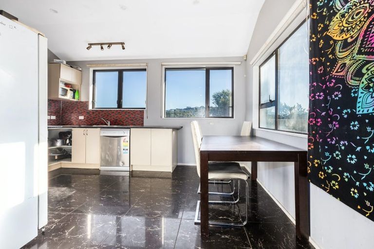 Photo of property in 10 Hereford Street, Cannons Creek, Porirua, 5024