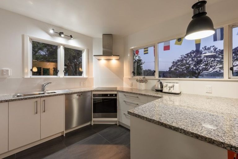 Photo of property in 2 Florance Avenue, Russell, 0202