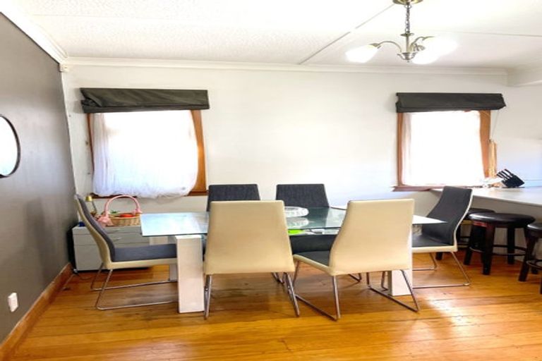 Photo of property in 17 Ranelagh Street, Karori, Wellington, 6012