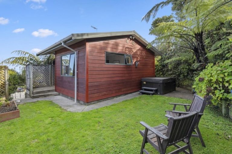 Photo of property in 8a Pekanga Road, Normandale, Lower Hutt, 5010