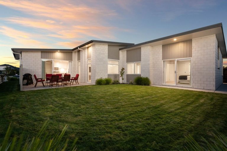 Photo of property in 116 Palm Springs Boulevard, Papamoa Beach, Papamoa, 3118