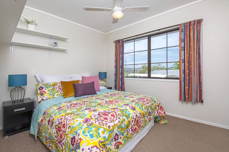 Photo of property in 1/133 Botany Road, Botany Downs, Auckland, 2010