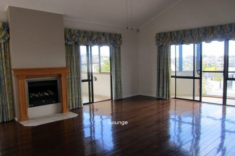 Photo of property in 8 Carrowmore, Pinehill, Auckland, 0632