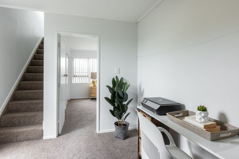 Photo of property in 32 Duckworth Crescent, Greenmeadows, Napier, 4112