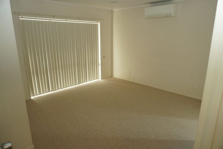 Photo of property in 2/43 Kilimanjaro Drive, Northpark, Auckland, 2013