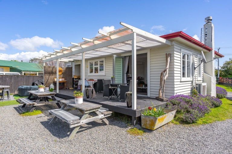 Photo of property in 45 Cologne Street, Martinborough, 5711