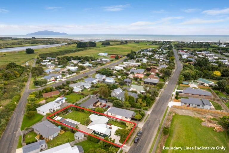 Photo of property in 103 Atkinson Avenue, Otaki Beach, Otaki, 5512