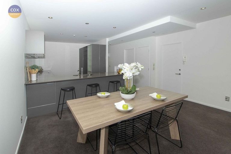 Photo of property in 402/7 Humber Street, Pandora, Napier, 4110