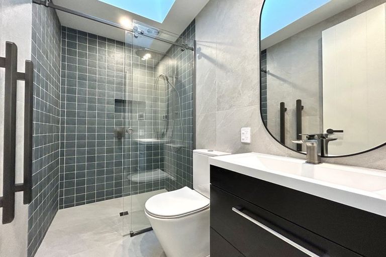 Photo of property in 93a Verran Road, Birkenhead, Auckland, 0626