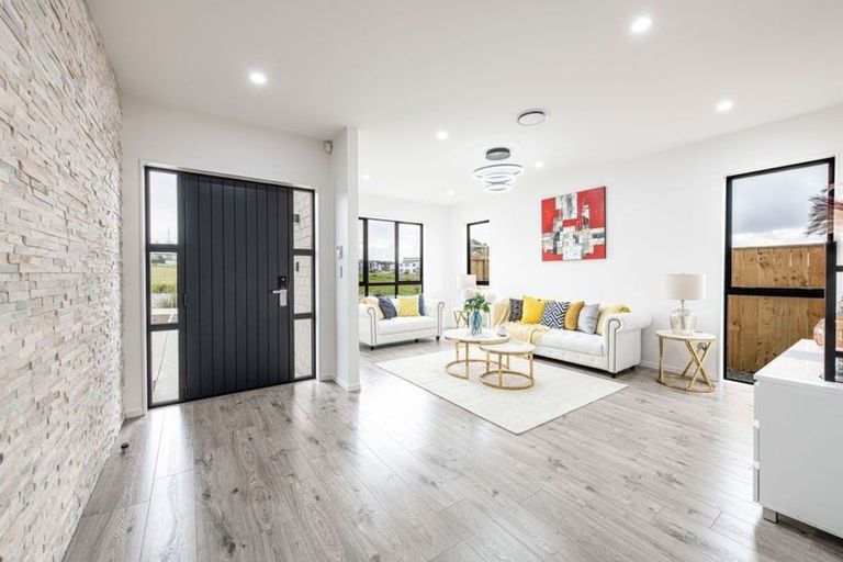 Photo of property in 42 Tir Conaill Avenue, Flat Bush, Auckland, 2019