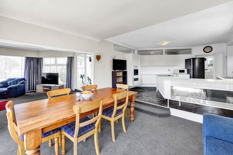 Photo of property in 161 South Road, Hawera, 4610