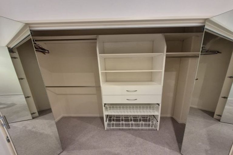 Photo of property in Stadium Garden Flats, 309/107 Thorndon Quay, Pipitea, Wellington, 6011