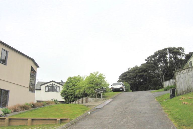 Photo of property in 1/51 Noeleen Street, Glenfield, Auckland, 0629