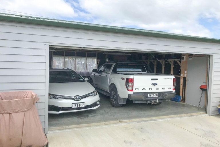 Photo of property in 19 West Crescent, Te Puru, Thames, 3575