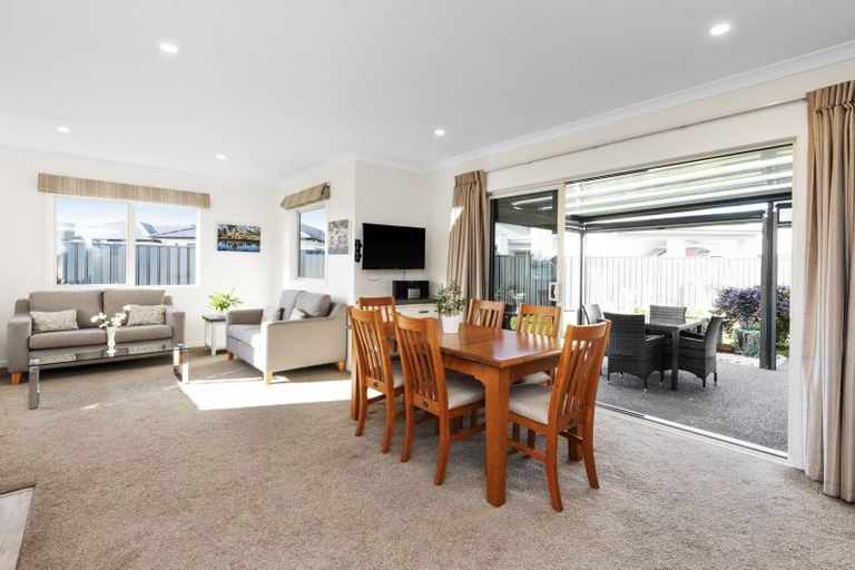 Photo of property in 12 Rotoiti Way, Poraiti, Napier, 4112