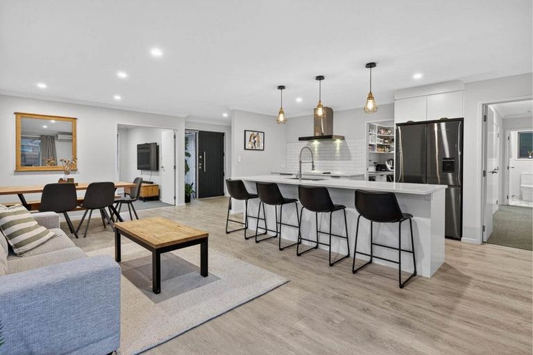 Photo of property in 33 Te Kio Crescent, Papamoa Beach, Papamoa, 3118