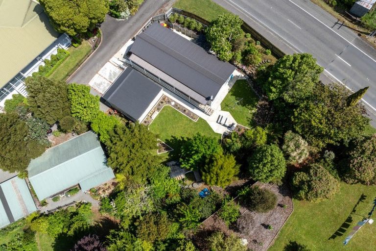 Photo of property in 32 Main Road, Havelock, 7100