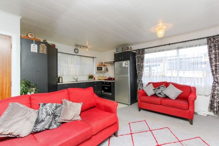 Photo of property in 1/76 Eliot Street, New Plymouth, 4310