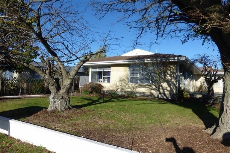 Photo of property in 60 Denise Crescent, Hornby, Christchurch, 8042
