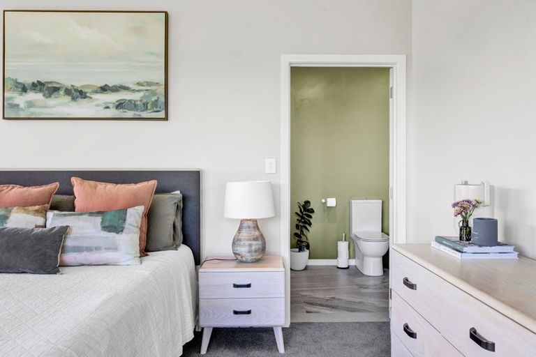 Photo of property in 25 County Drive, Hawera, 4610