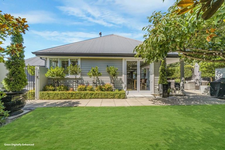 Photo of property in 18 Taunton Place, Rangiora, 7400