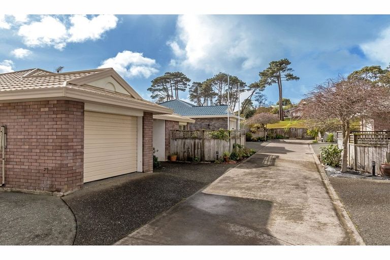 Photo of property in 2/919 Whangaparaoa Road, Manly, Whangaparaoa, 0930