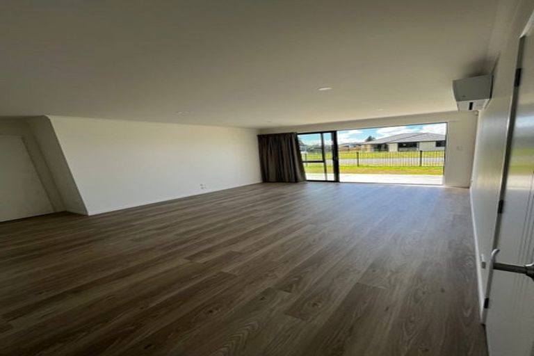 Photo of property in 34 Murray Ward Drive, Te Kauwhata, 3710