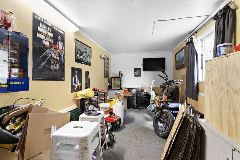 Photo of property in 10 Waipuna Grove, Stokes Valley, Lower Hutt, 5019