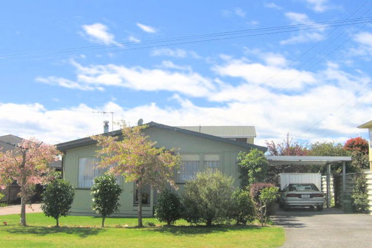 Photo of property in 1/10 Aubrey Crescent, Rainbow Point, Taupo, 3330
