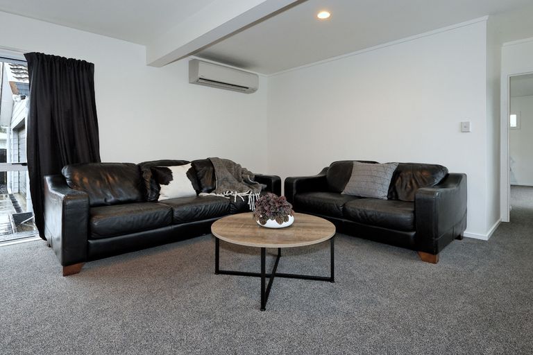 Photo of property in 50a Godley Road, Green Bay, Auckland, 0604