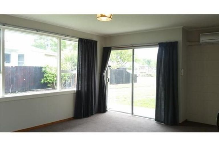 Photo of property in 1/36 Edward Avenue, Edgeware, Christchurch, 8013