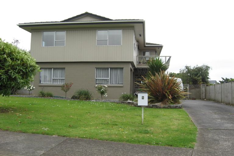Photo of property in 5 Yorkton Rise, Mangere Bridge, Auckland, 2022