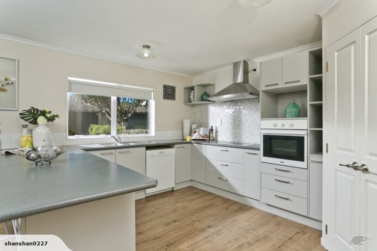 Photo of property in 21 Princeton Parade, Albany, Auckland, 0632