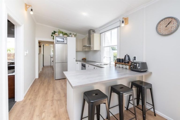 Photo of property in 194 South Road, Hawera, 4610