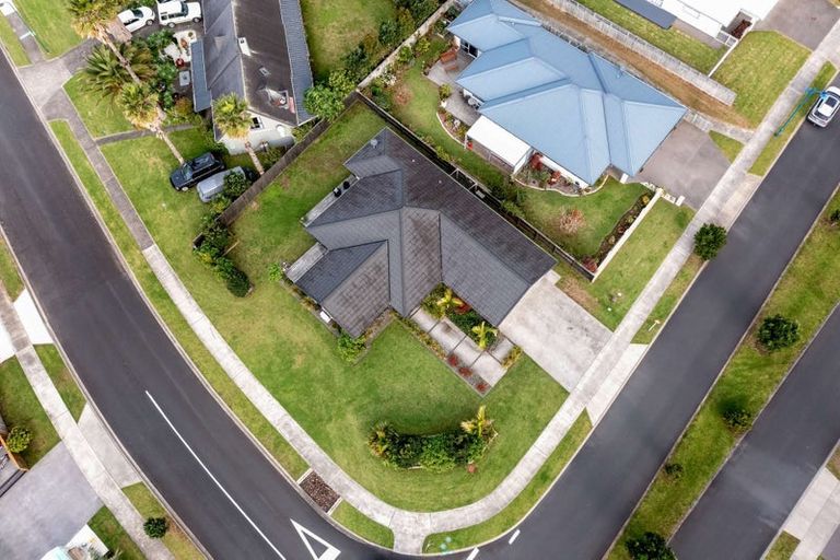Photo of property in 110 Kupe Drive, Whitianga, 3510