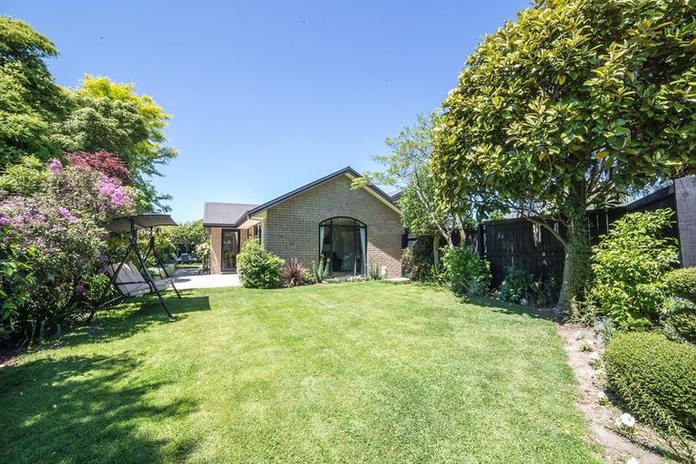 Photo of property in 3 Scarlet Lane, Redwood, Christchurch, 8051