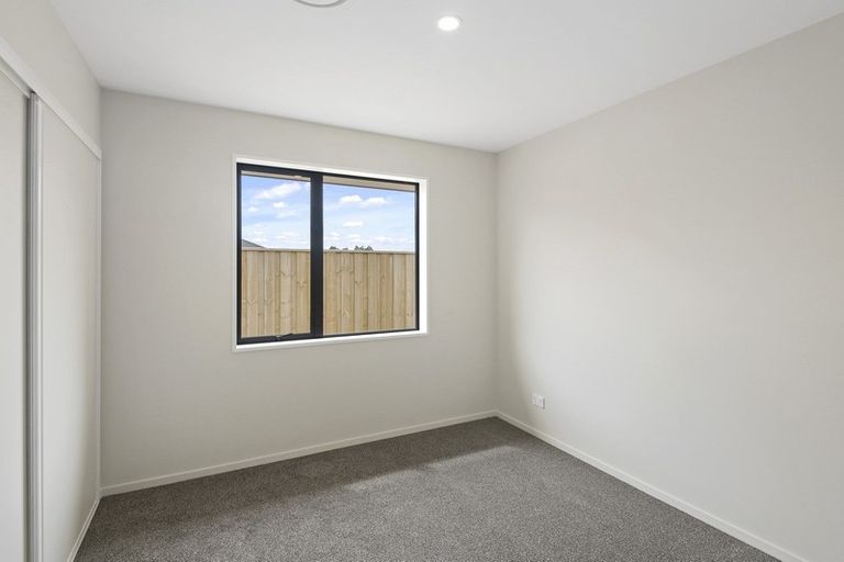 Photo of property in 16 Fairbairn Road, Rolleston, 7614