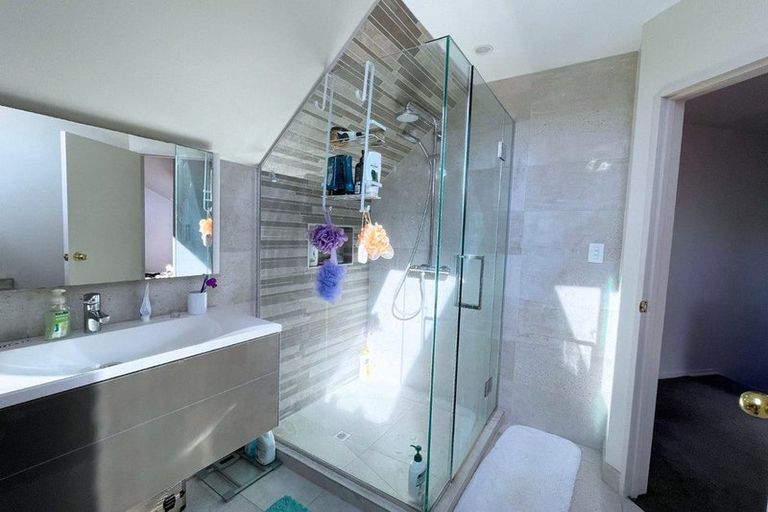 Photo of property in 126 Wiseley Road, West Harbour, Auckland, 0618