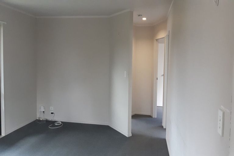 Photo of property in 28 Miriam Corban Heights, Henderson, Auckland, 0612