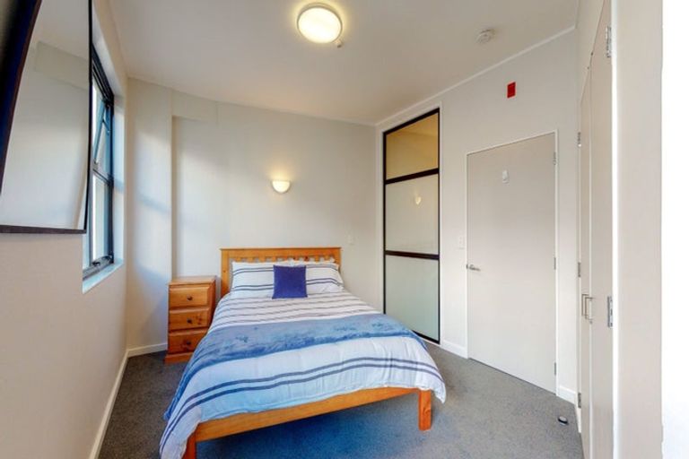 Photo of property in 17 Kent Terrace - Kent Apartments, 3d/16 Kent Terrace, Mount Victoria, Wellington, 6011