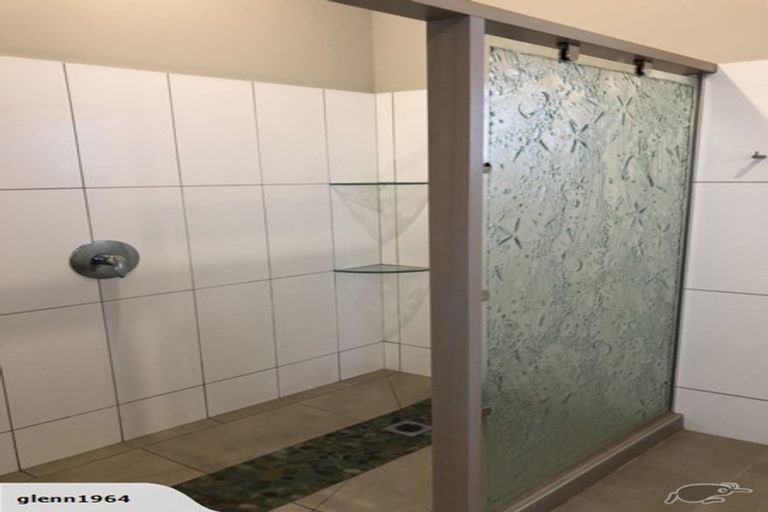 Photo of property in 15 Miami Place, One Tree Point, 0118