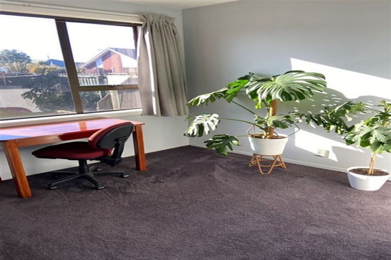 Photo of property in 91 Oakhampton Street, Hornby, Christchurch, 8042