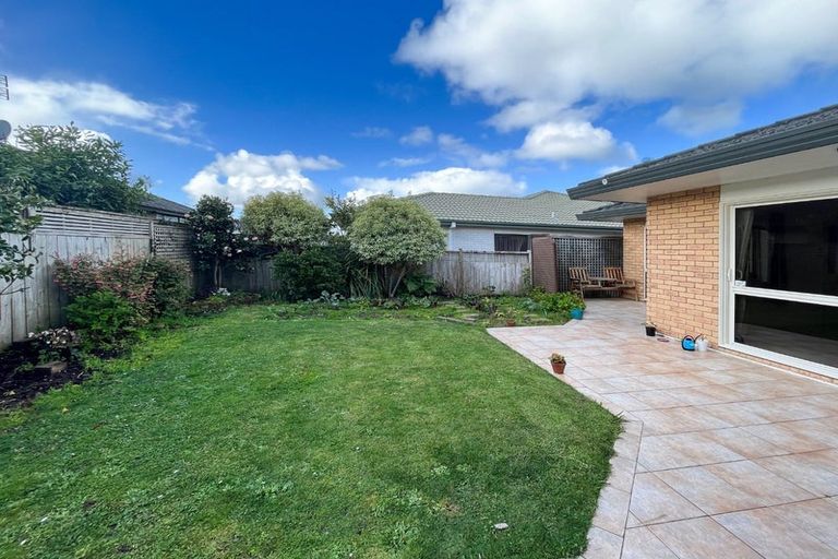 Photo of property in 12 Dan Tori Place, Orewa, 0931