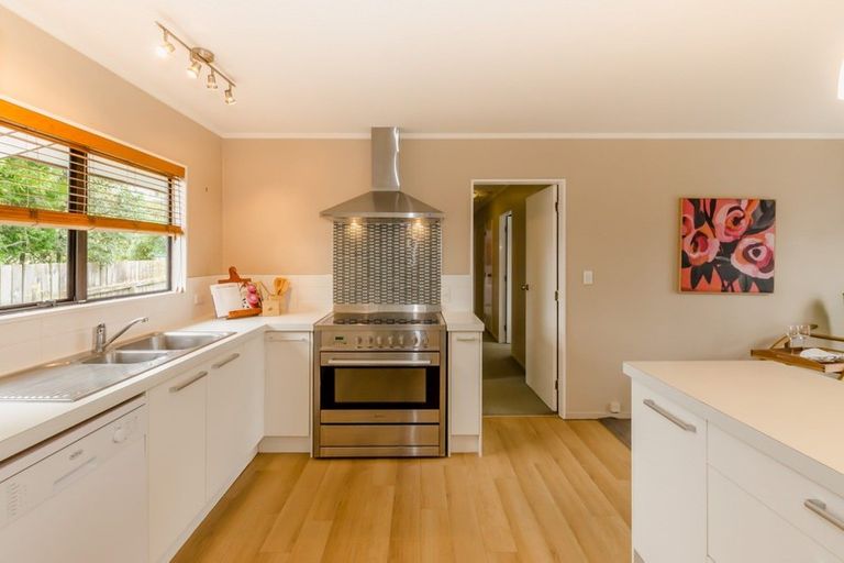 Photo of property in 33 Campbell Avenue, Paraparaumu, 5032