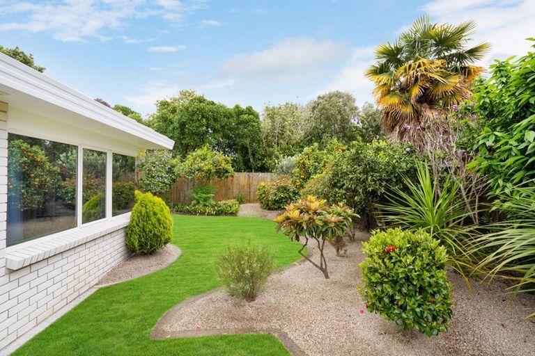 Photo of property in 9 Kalmia Dell, Mount Maunganui, 3116