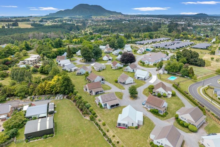 Photo of property in 27/30 Sorrento Drive, Rangatira Park, Taupo, 3330